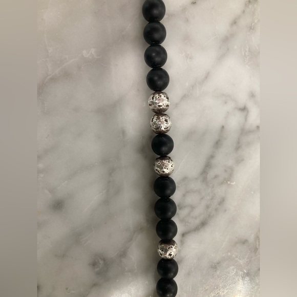 JOHN VARVATOS Sterling Silver Distressed Onyx Bracelet with Skull Clasp. - Picture 5 of 7